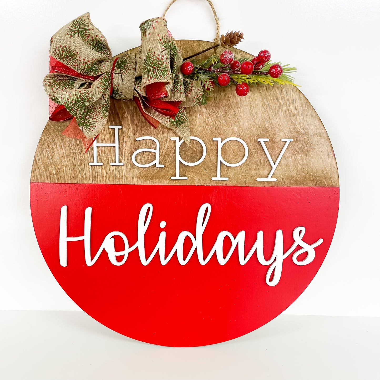 Happy holidays round sign