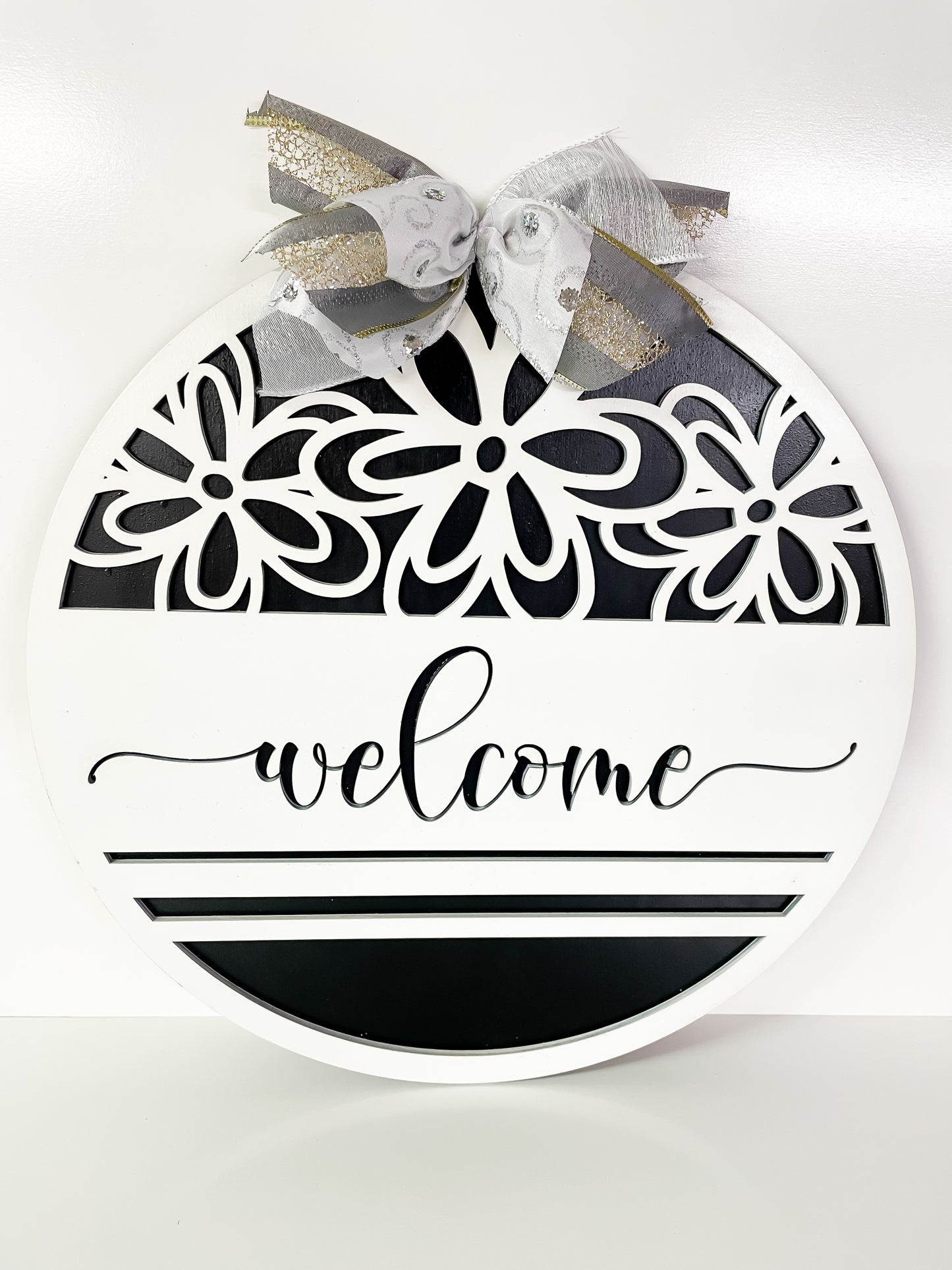 Black & White Welcome Round Sign