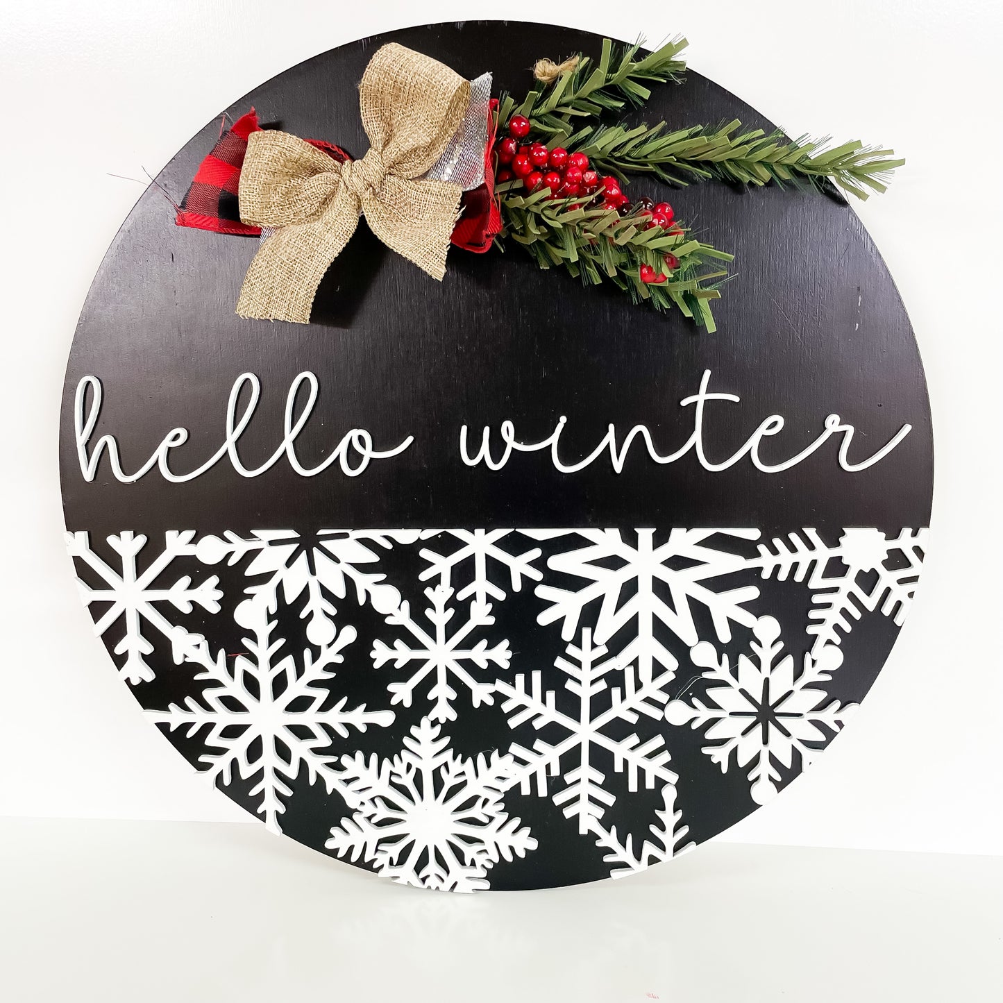 Hello winter round sign