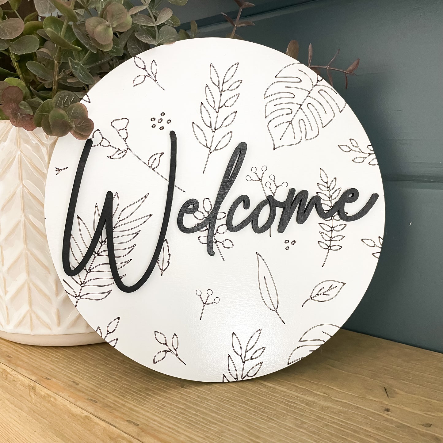Welcome round sign