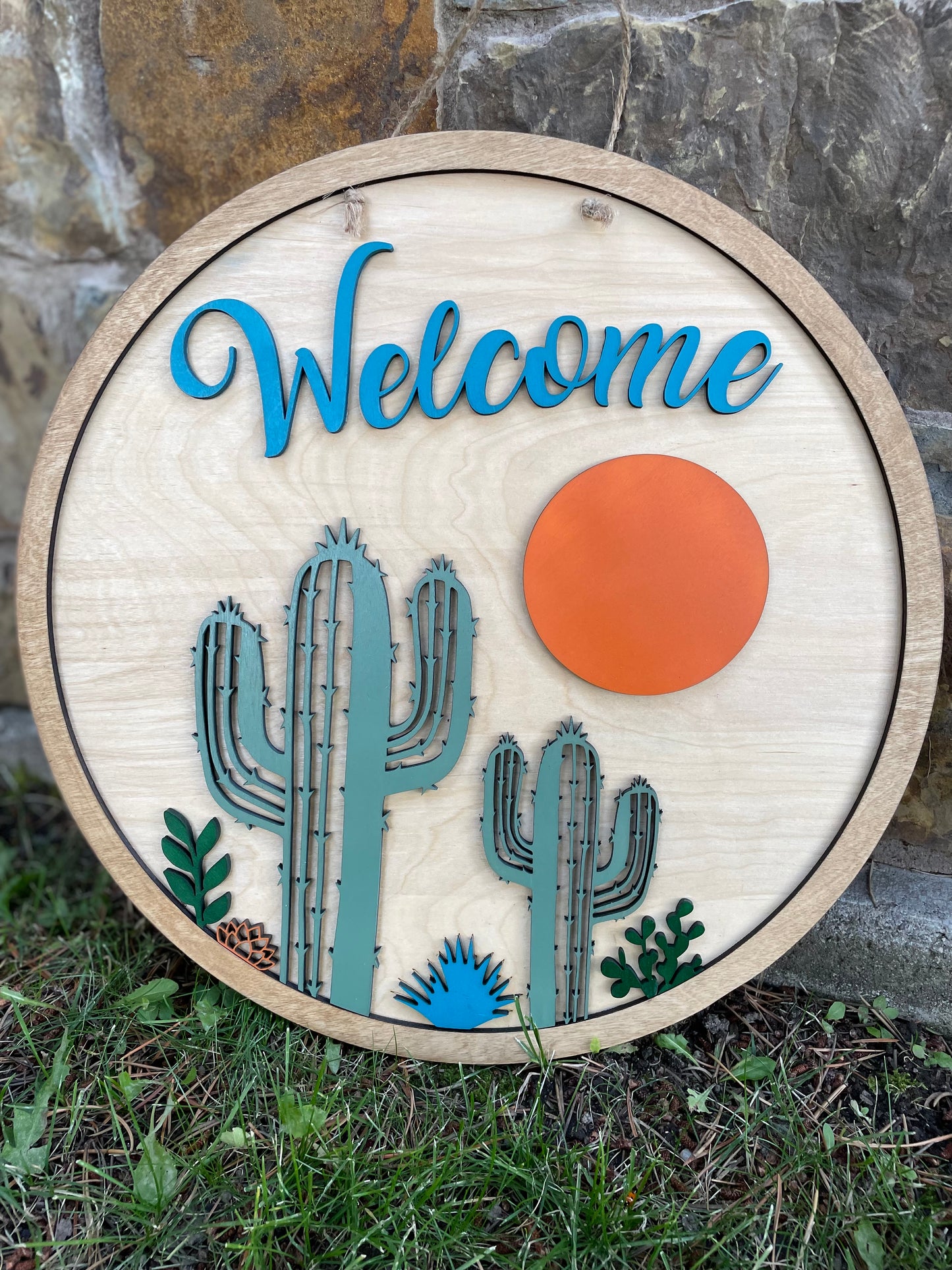 Cactus welcome round sign