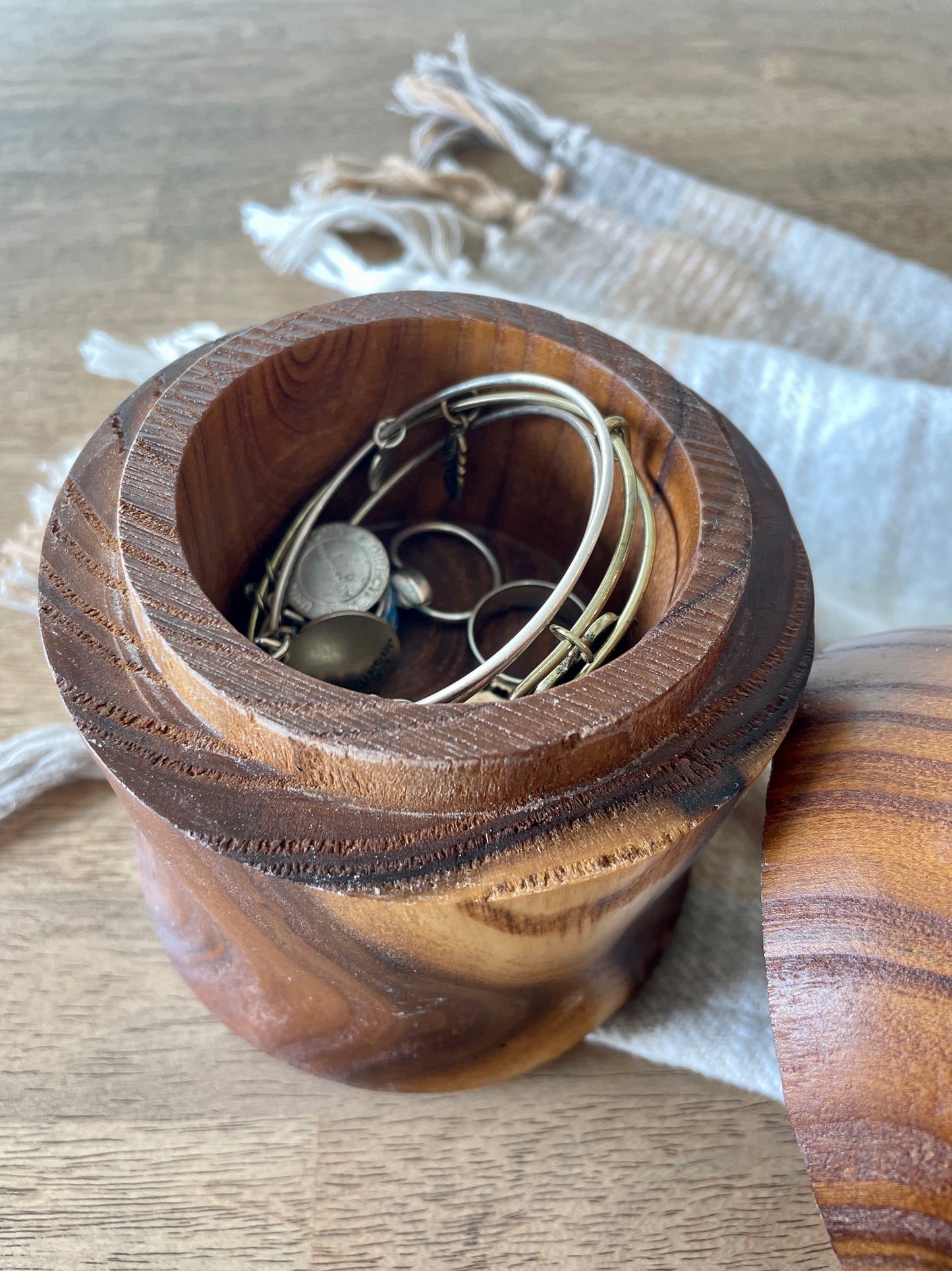 Jewelry box