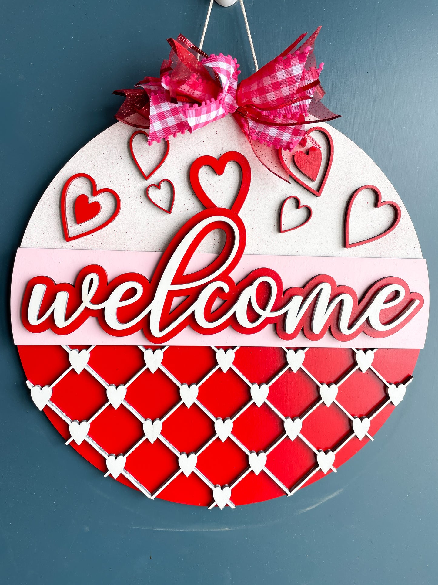 Heart welcome round sign