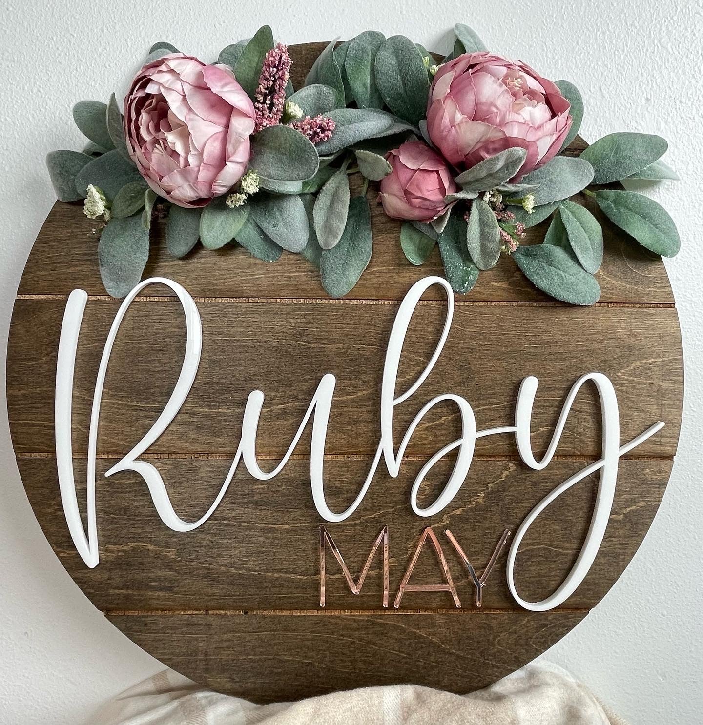 Shiplap Round Name Sign